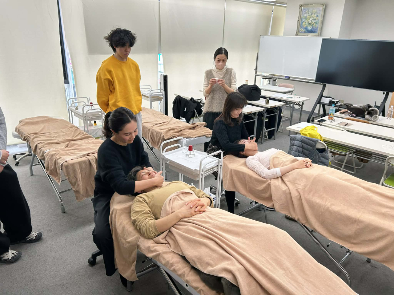 技術と向き合う時間。鍼灸師研修を行いました。