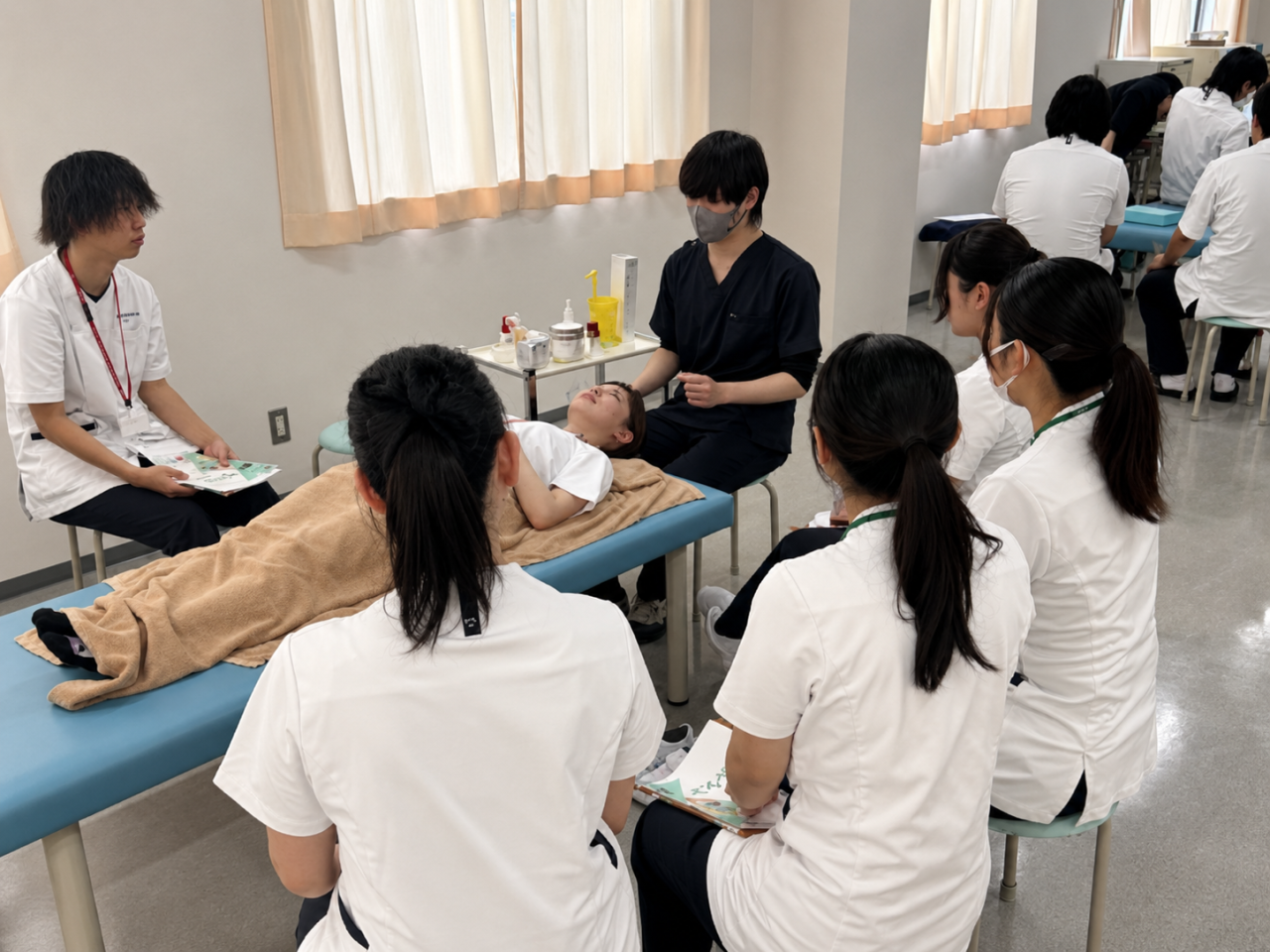 鍼灸師を募集中｜合同説明会・施術フェアに参加しました